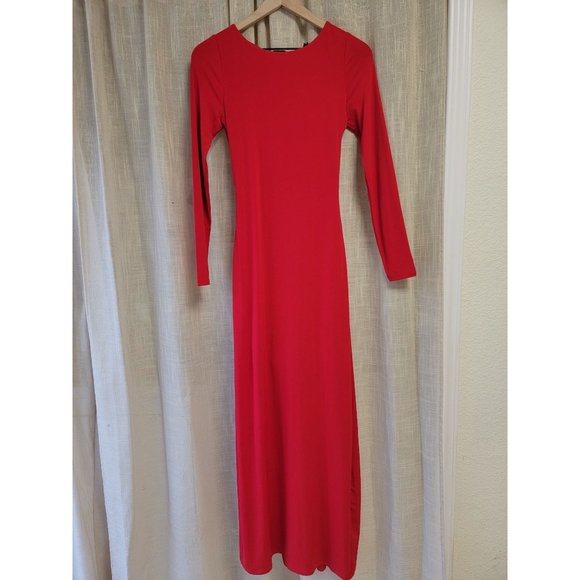 NWT-‎ Guess Long Sleeved red dress with cutout back and gold hardware-size Small - Picture 1 of 8